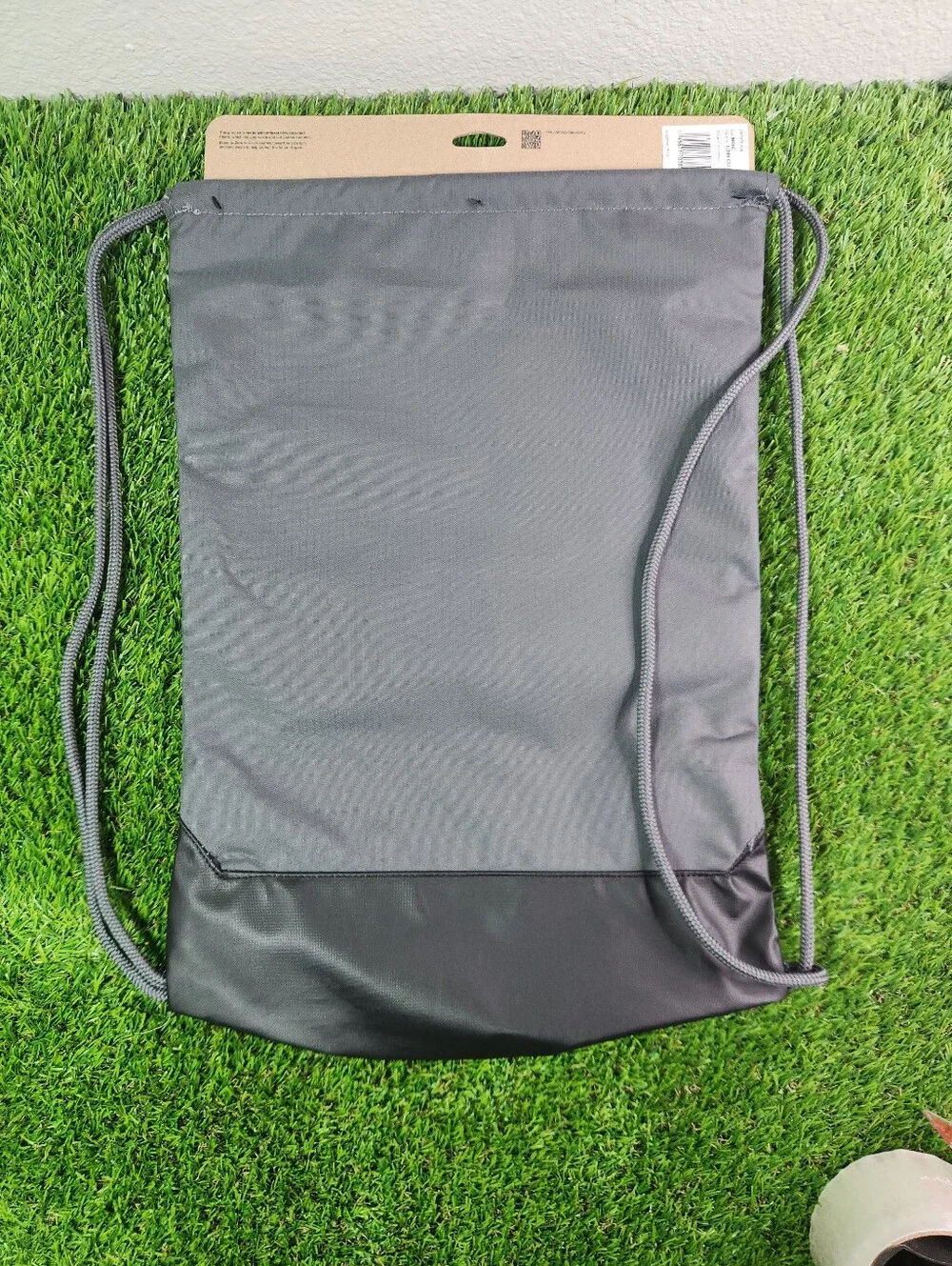 Nike Men's Brasilia 9.5 Drawstring Training Gym Backpack Gym Bag Grey DM3978-068